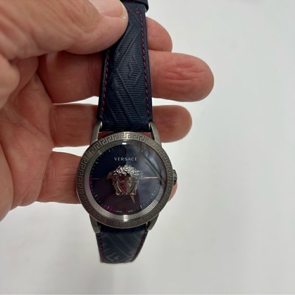 Men’s Versace Palazzo Empire blue/gray quartz 43mm watch made in Italy